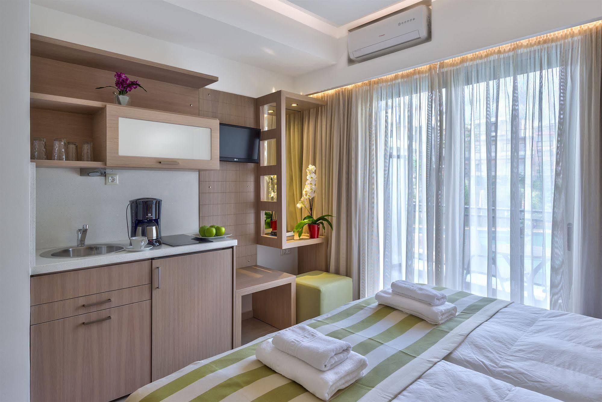 Leonidas Hotel & Apartments Rethymno  Екстер'єр фото